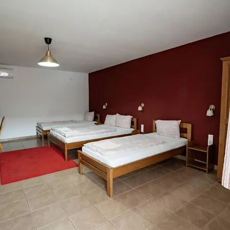 Airport Karoly 3*