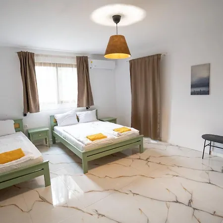 Guest house Airport Karoly