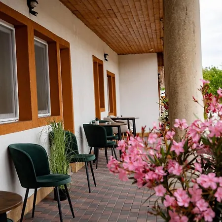 Airport Karoly 3* Vecsés