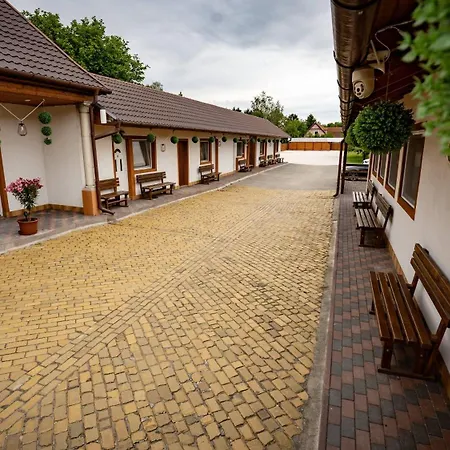 Guest house Airport Karoly Vecses