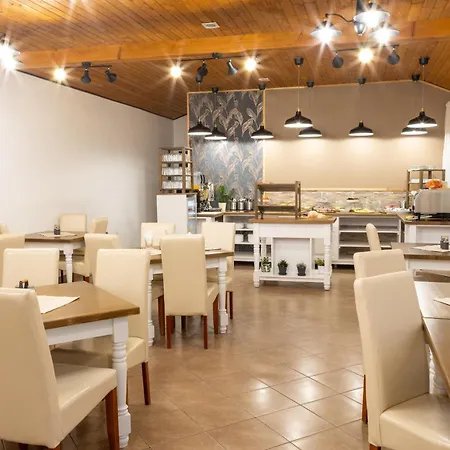 Maison d'hôtes Airport Karoly 3*