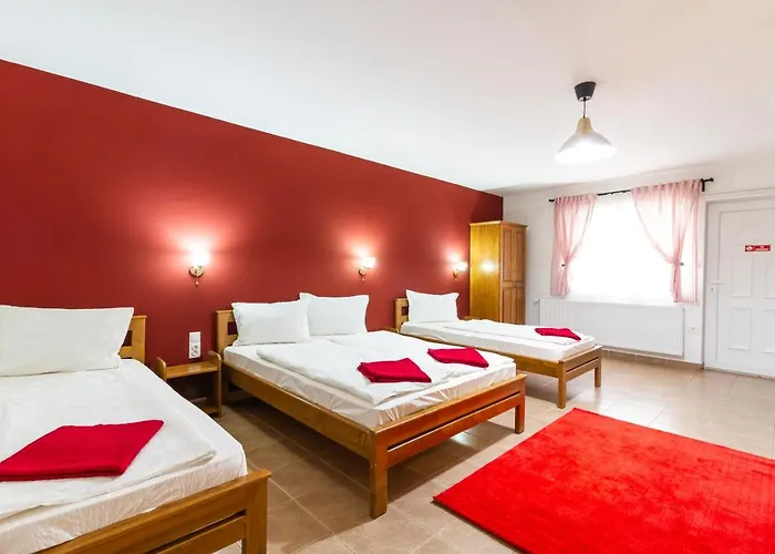 בית הארחה Airport Karoly