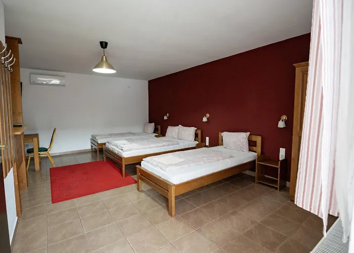 Airport Karoly 3*