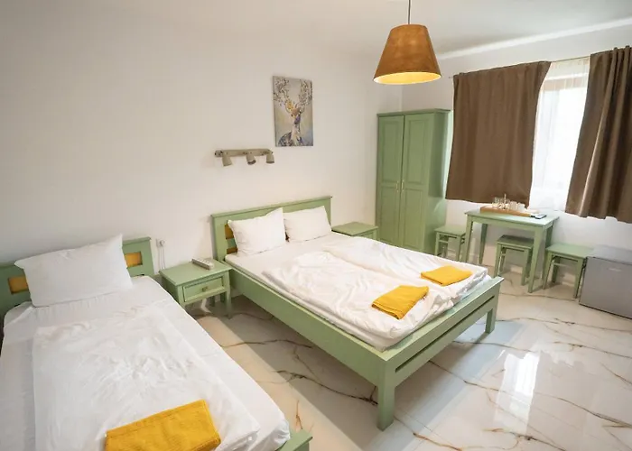 בית הארחה Airport Karoly וסס