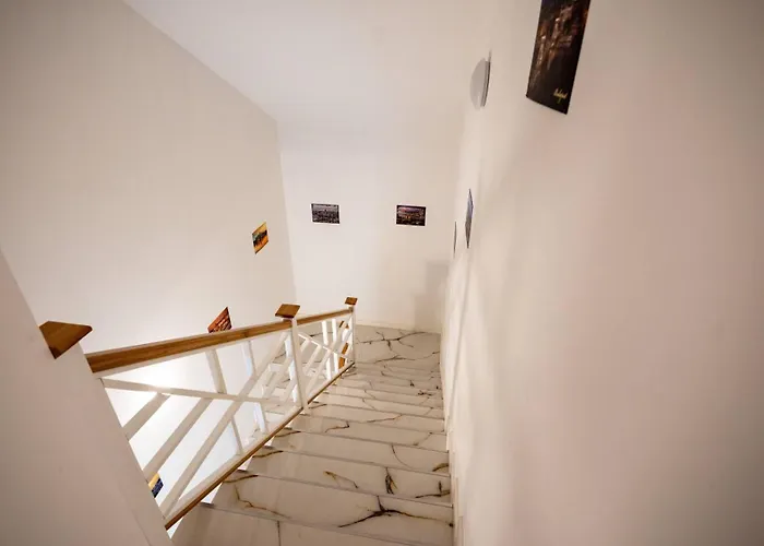 Airport Karoly בית הארחה וסס