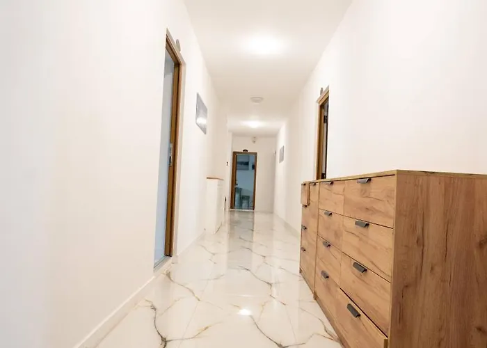 בית הארחה Airport Karoly וסס