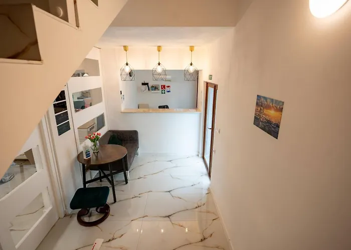 Airport Karoly 3* וסס