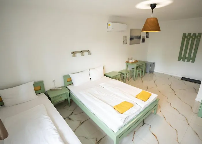 בית הארחה Airport Karoly