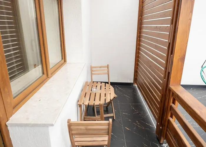 Airport Karoly בית הארחה וסס