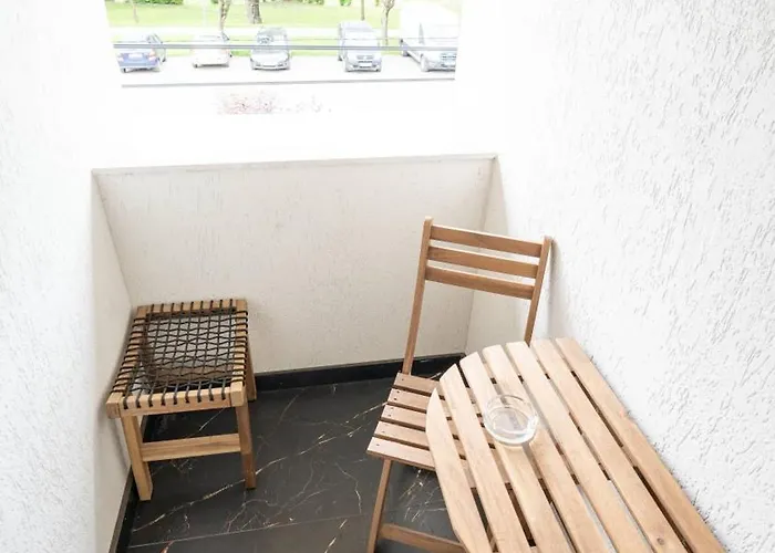 בית הארחה Airport Karoly וסס