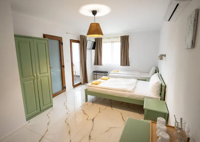 Airport Karoly וסס