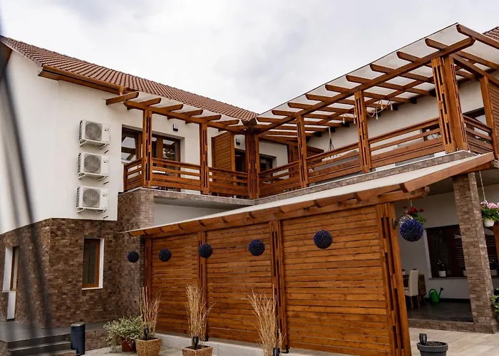 בית הארחה Airport Karoly