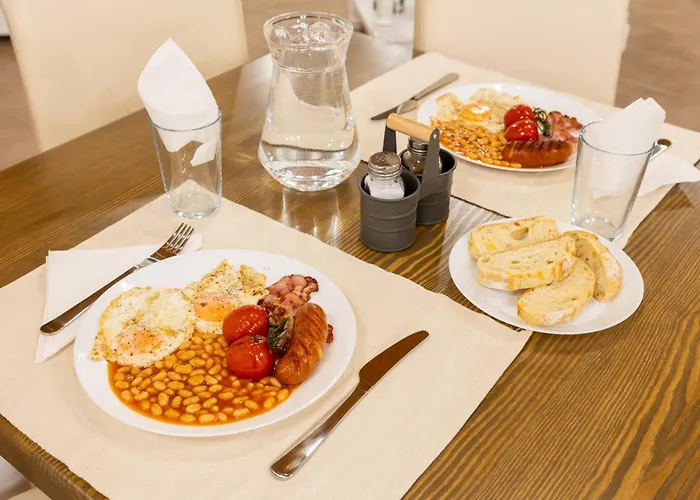 Airport Karoly בית הארחה 3*