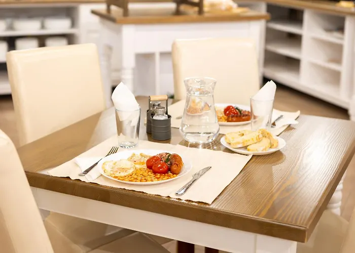 Airport Karoly בית הארחה וסס