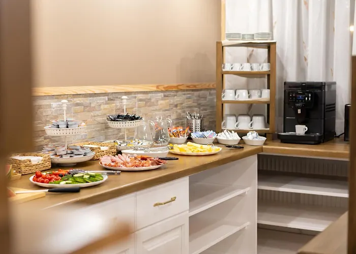 בית הארחה Airport Karoly